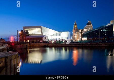 Das Museum Of Liverpool und Pier Head bei Nacht Liverpool Merseyside UK Stockfoto