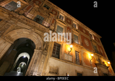 Bischofspalast, Plaza del Cardenal Belluga bei Nacht, Murcia, Spanien Stockfoto