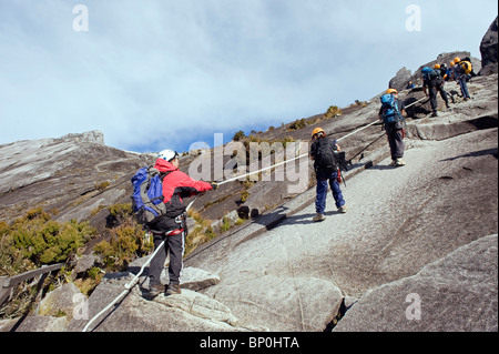 Süd-Ost-Asien, Malaysia, Borneo, Sabah, Kinabalu National Park, Malaysias höchster Berg (4095m), Wanderer Stockfoto
