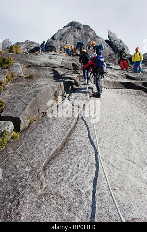 Süd-Ost-Asien, Malaysia, Borneo, Sabah, Kinabalu National Park, Malaysias höchster Berg (4095m), Wanderer Stockfoto