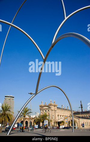 Die Skulptur von Andreu Alfaro im Hafen von Barcelona. Katalonien, Spanien (2003) Stockfoto