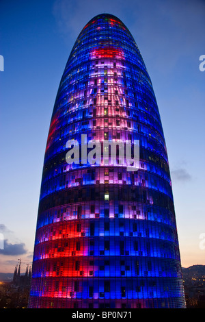 Agbar-Turm, 142m Wolkenkratzer von Architekt Jean Nouve, an Platz, Barcelona, Spanien Stockfoto