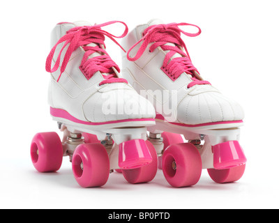 Weiß mit rosa klassische Roller Girl Derby Skates isoliert auf weißem Hintergrund Stockfoto