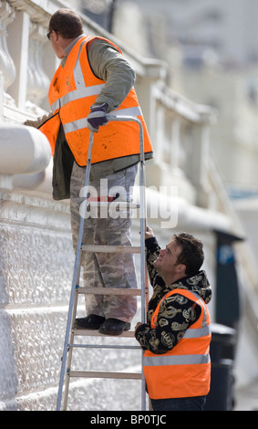 Gemeinde-Payback-Arbeiter in Brighton. Bild von James Boardman. Stockfoto