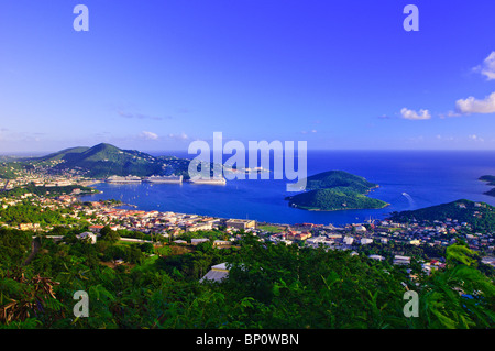 Kreuzfahrtschiffe in Charlotte Amalie St. Thomas US Virgin Islands, Karibik. Stockfoto