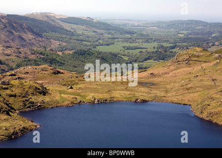 Blea Tarn Blick entlang Eskdale Meer von blea Tarn Hill Eskdale Lake District, Cumbria England Stockfoto