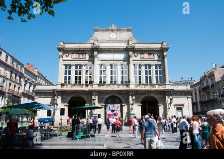 Beziers-Theater an der Spitze der Allee Paul Riquet Stockfoto