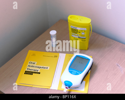 Antikoagulantien-Therapie INR Blutuntersuchung Monitor Stockfoto