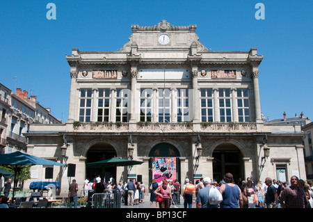 Beziers-Theater an der Spitze der Allee Paul Riquet Stockfoto