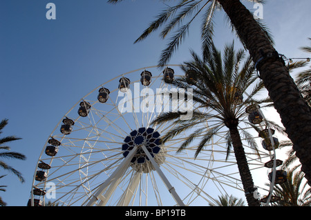 Riesenrad in Irvine Spectrum Shopping Center in Irvine, Kalifornien. Stockfoto