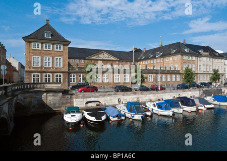 Die dänische Nationalmuseet (Nationalmuseum) in Kopenhagen am Frederiksholm-Kanal Stockfoto