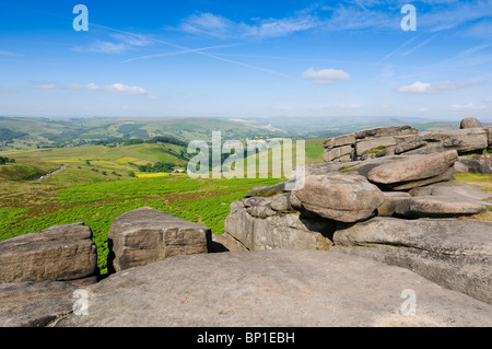 Blick vom Higger Tor auf Hathersage Moor im Peak District National Park Derbyshire England Stockfoto