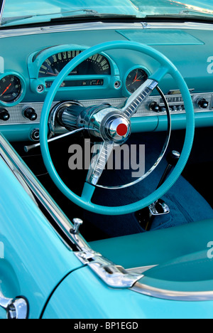 Innenraum einer 1955 klassischen amerikanischen Chevrolet Corvette Stockfoto