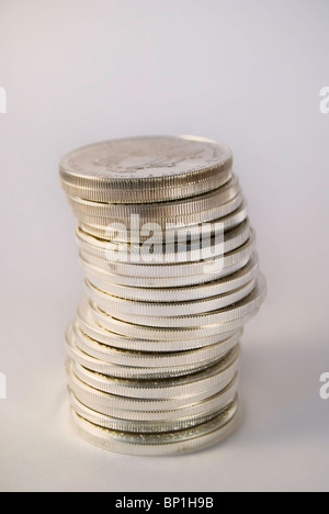 Stapel von US Silver Eagle Münzen. Stockfoto