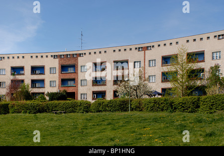 Berlin. Hufeisensiedlung. Hufeisen-Nachlass von Bruno Taut, Fritz-Reuter-Allee, Lowise-Reuter-Ring in Berlin-Neukölln, Britz. Stockfoto