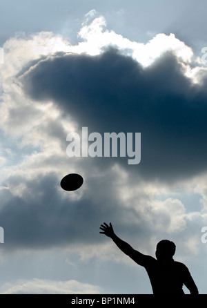 Samstag, 13. März 2010. Longbury Hill Lane, Gillingham - NDRFC versus Minety RFC. NDRFC Line-Ausgang. Stockfoto