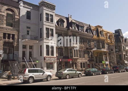 Fassaden der alten Wohnhäuser in Saint-Denis Street, Quartier Latin, Montreal, Quebec, Kanada Stockfoto