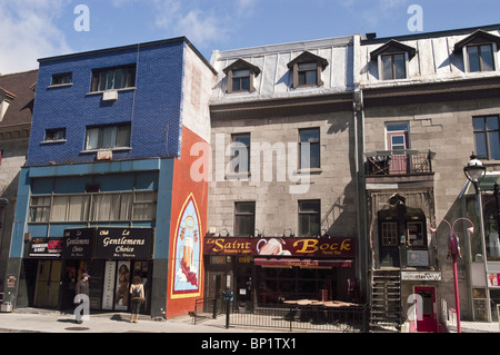 Reihe von Cafés, Bars, Restaurants und Geschäfte auf der Rue Saint-Denis, Montreal, Quebec, Kanada, Quartier Latin, Saint-Denis-Straße, Stockfoto