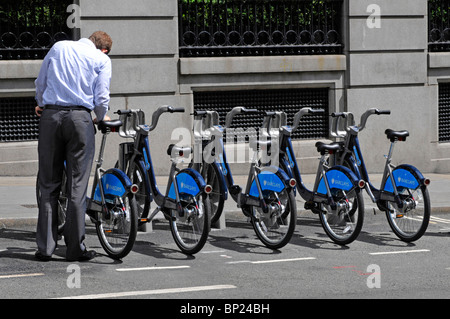 London "Boris Bikes" Benutzer wieder sammeln mieten Fahrrad Stockfoto