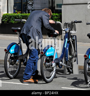 London-Benutzer wieder sammeln mieten Fahrrad Stockfoto