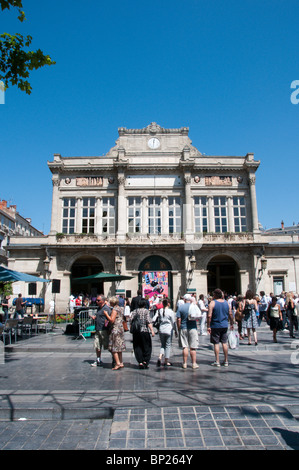 Beziers-Theater an der Spitze der Allee Paul Riquet Stockfoto