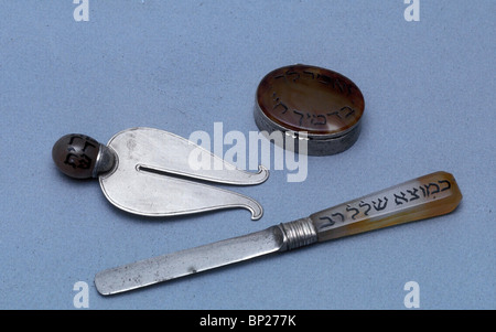 1526. HILFSMITTEL IN DER CIRCUMCISSION-ZEREMONIE Stockfoto