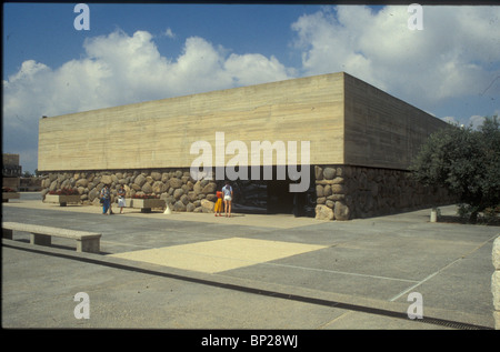 2378. YAD VASHEM - DIE HALLE DER ERINNERUNG, WO DAS EWIGE FEUER IN GEDENKEN AN DIE HOLOCAUSTOPFER BRENNT Stockfoto