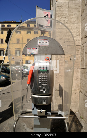 Italien, Rom, öffentliches Telefon Stockfoto