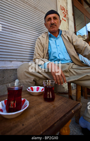 Kurden Türken trinken Chai in Diyarbakir, Türkei Stockfoto