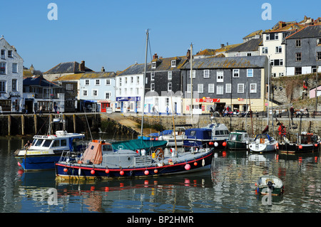 Angelboote/Fischerboote im Hafen von Mevagissey, Cornwall, uk Stockfoto