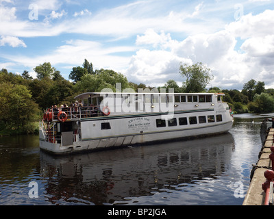 Das Ausflugsschiff "Teesside Prinzessin" über den Fluss Tees bei Yarn Stockfoto