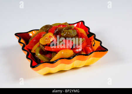 Tapas, gemischte Paprika in Olivenöl, Spanien, Westeuropa. Stockfoto