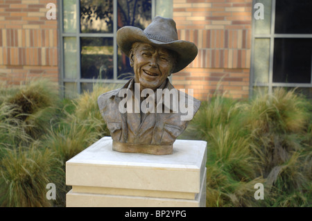 Büste Statue von Ronald Reagan (40. Präsident der USA 1981-1989) an der Chapman University in Orange, Kalifornien. Stockfoto