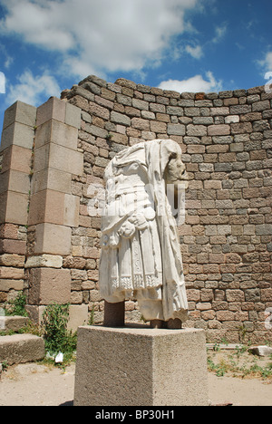 Tempel des Trajan griechische Ruinen auf der Akropolis von Pergamon in Bergama, Türkei Stockfoto