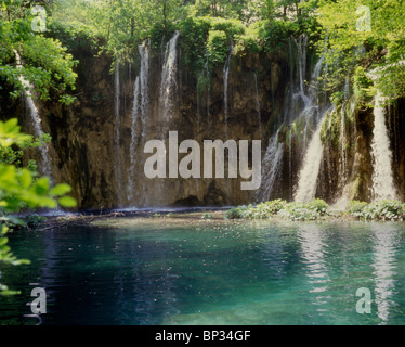 Kroatien-Plitvicer Seen-Wasserfall Stockfoto