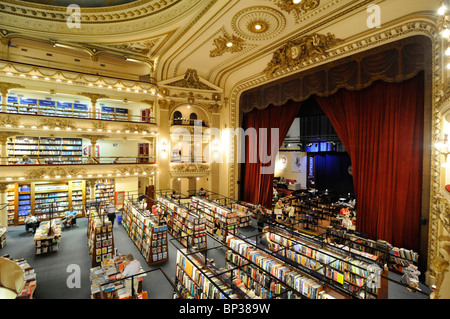 Innere des Ateneo Buchhandlung Interieur, eine erstaunliche Buchhandlung ist untergebracht in einem ehemaligen Theater in Buenos Aires, Argentinien. Stockfoto