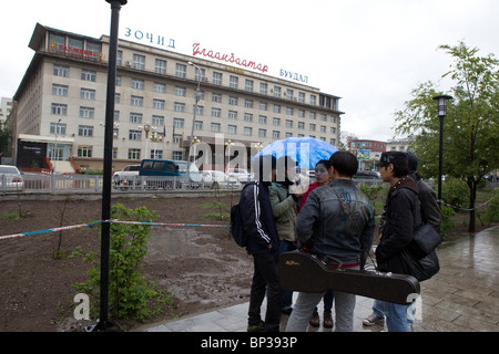 Junge Menschen in der Mongolei Ulan Baator hängen Stockfoto