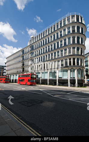 30 Cannon Street, Queen Victoria Street, London EC4M, Großbritannien Stockfoto