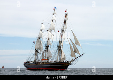 Stad Amsterdam Schiff auf See, eine Segelreise unter quadratischem Segel. Majestätische Dreimast-Clipper; 54. Jährliche Tall Ships Race Regatta, Hartlepool Stockfoto