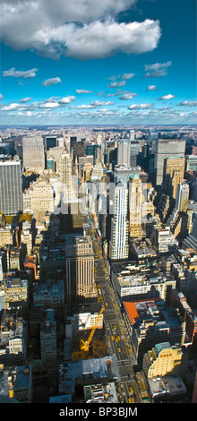 Das New York City Panorama mit 5th Avenue Stockfoto