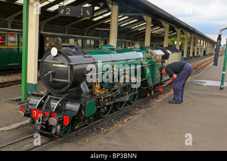 Miniatur Dampf Lok Southern Maid auf Romney Hythe und Dymchurch Railway in Kent England UK Stockfoto