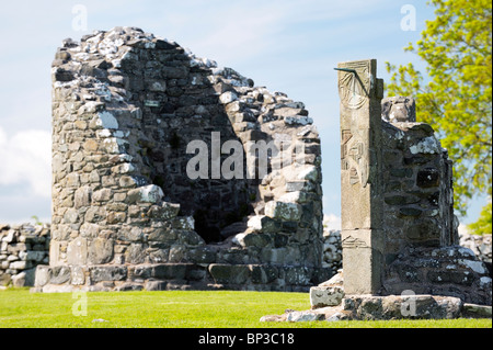 Stumpf der Rundturm und mittelalterliche Sonnenuhr von Nendrum Kloster, Mahee Insel, Strangford Lough, County Down, Nordirland Stockfoto