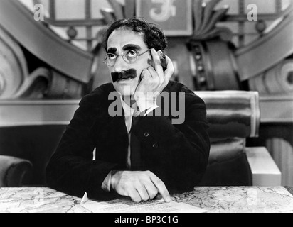 GROUCHO MARX DUCK SOUP: MARX-BROTHERS (1933) Stockfoto