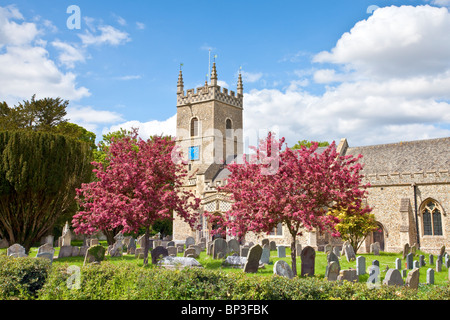 St. Leonards Kirche am Horringer im Frühjahr, Suffolk Stockfoto