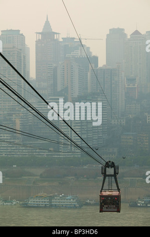 CHINA, Provinz Chongqing, Chongqing City. Yangzi-Fluss-Seilbahn. Stockfoto