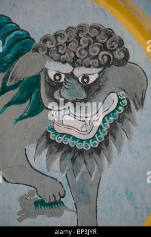 CHINA, Provinz Chongqing, Fengdu. Fengdu Ghost City / Aufstieg-Tiger Wandbild auf Tempelmauer. Stockfoto