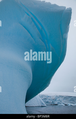 Eisberge in der Antarktis im Sommer Stockfoto