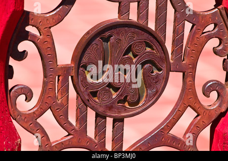 Rotes Tor Detail im Scottys Castle, Death Valley National Park. California Stockfoto