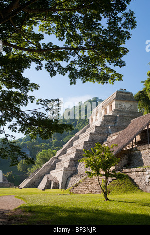 Seitenansicht des Tempels der Inschriften (Grab des Königs Pakal) in archäologische Stätte Palenque, Chiapas, Mexiko Stockfoto