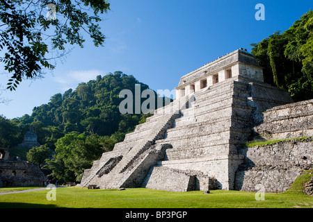 Seitenansicht des Tempels der Inschriften (Grab des Königs Pakal) in archäologische Stätte Palenque, Chiapas, Mexiko Stockfoto